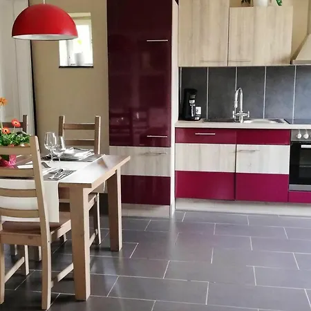 2 Bedrooms Appartement With Wifi At Remersdael Appartamento